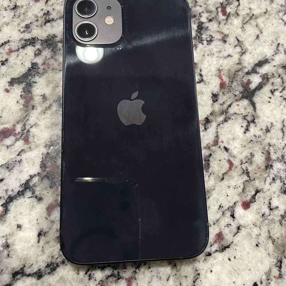 Black Smartphone Apple iphone 12 64 gb unlocked Used in working condition